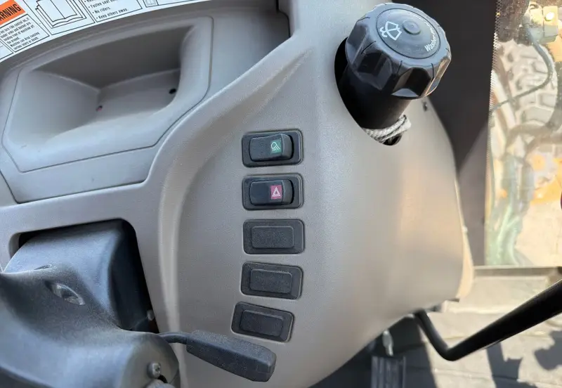 2012 Case 580 Super N photo 69
