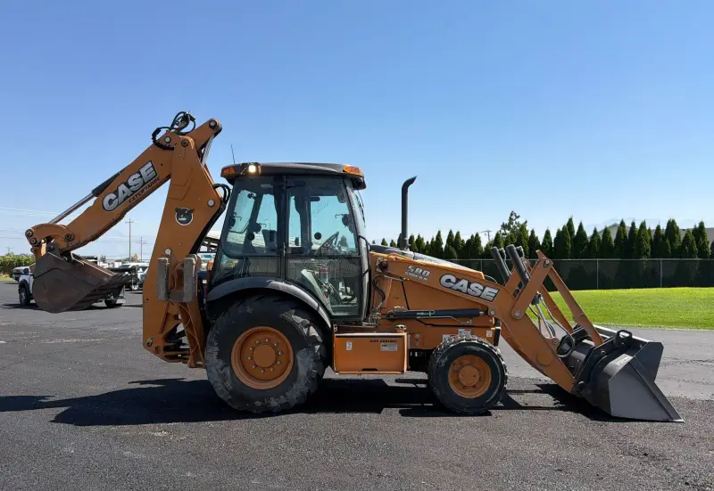 2012 Case 580 Super N photo 4