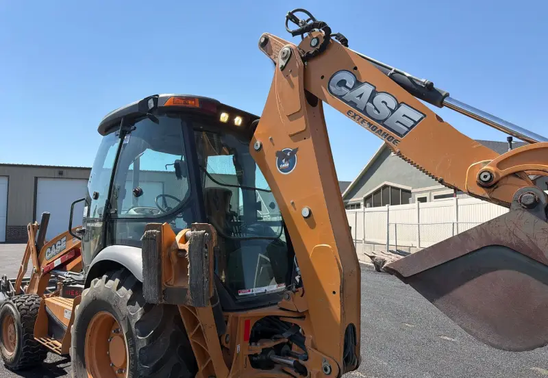 2012 Case 580 Super N photo 37