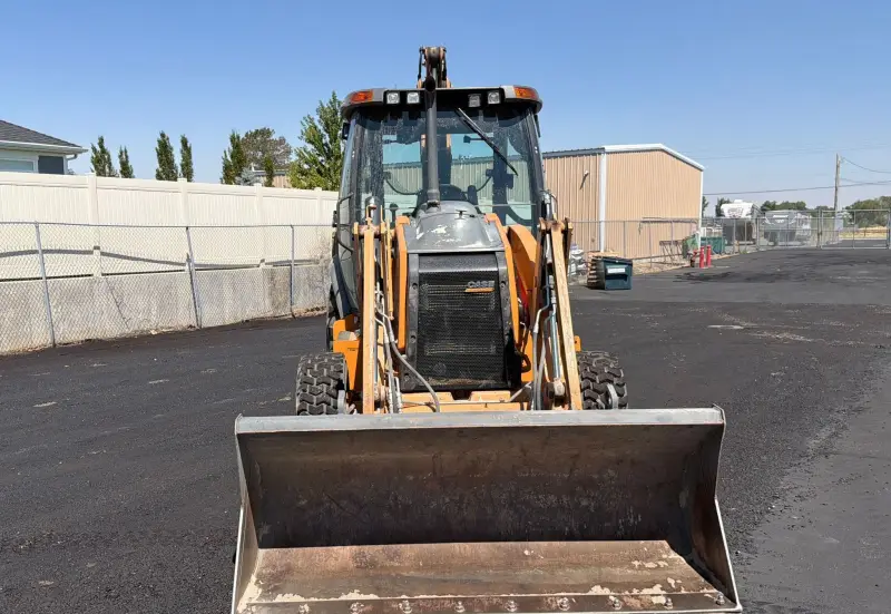 2012 Case 580 Super N photo 2