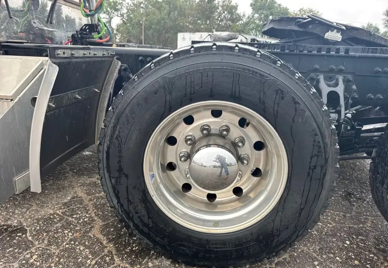 2025 Peterbilt 579 photo 88