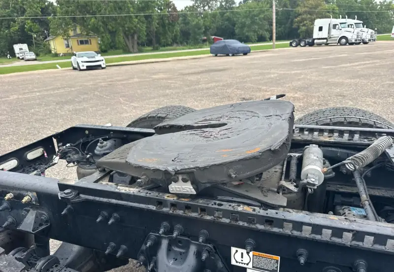 2025 Peterbilt 579 photo 26