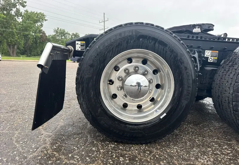 2025 Peterbilt 579 photo 83