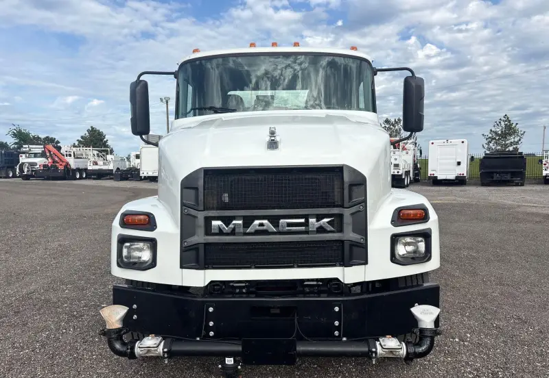 2023 Mack MD photo 2