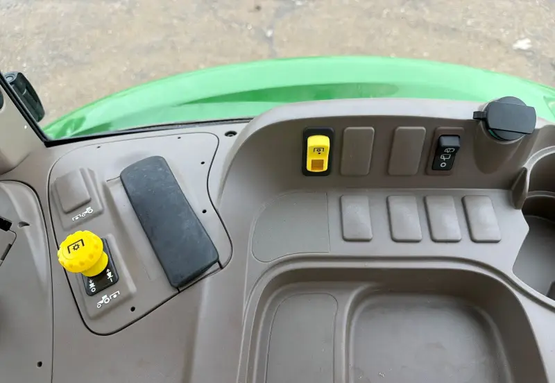 2025 John Deere 5090E photo 54